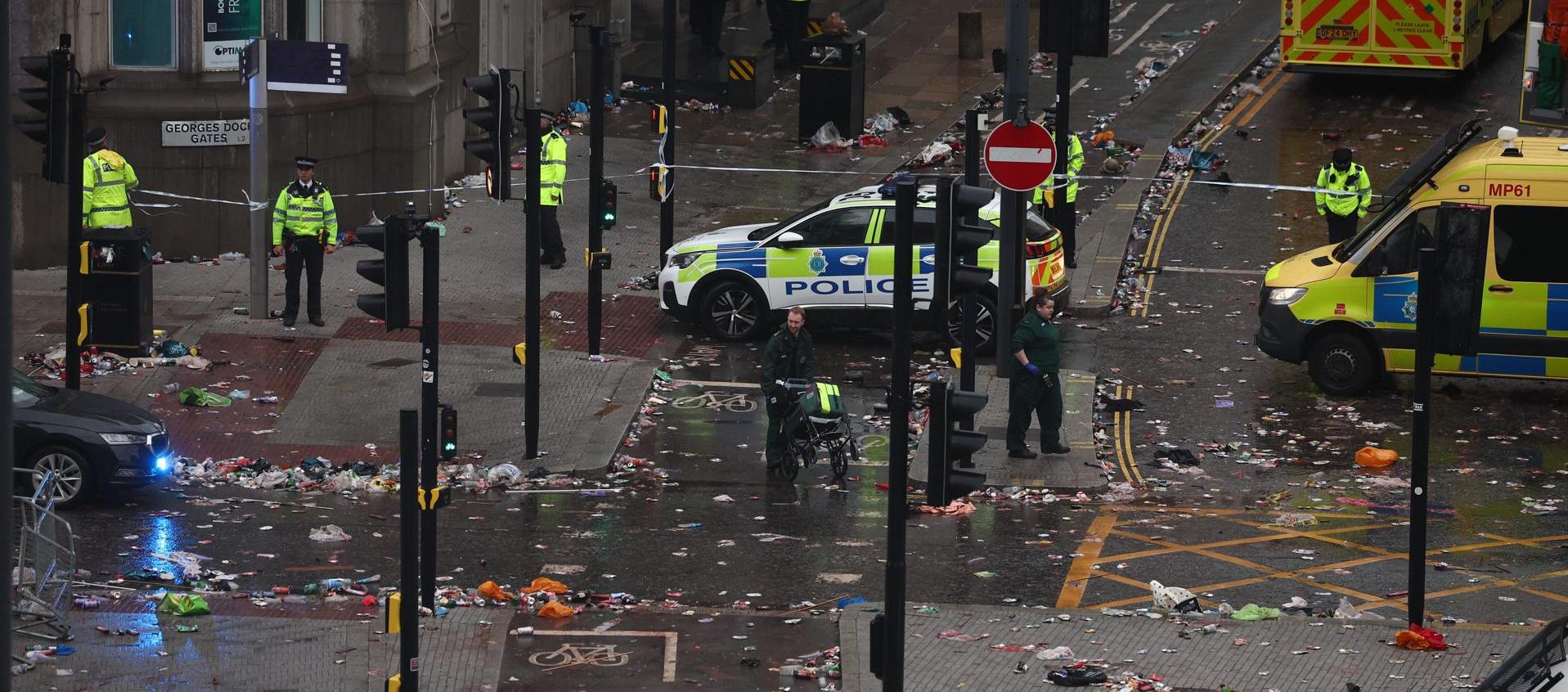 Lugar donde el vehículo colisionó con los seguidores del Liverpool.