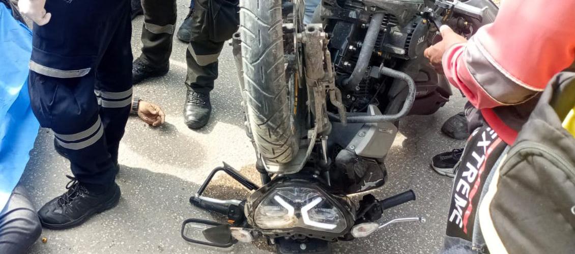 La moto que conducía la víctima mortal. 
