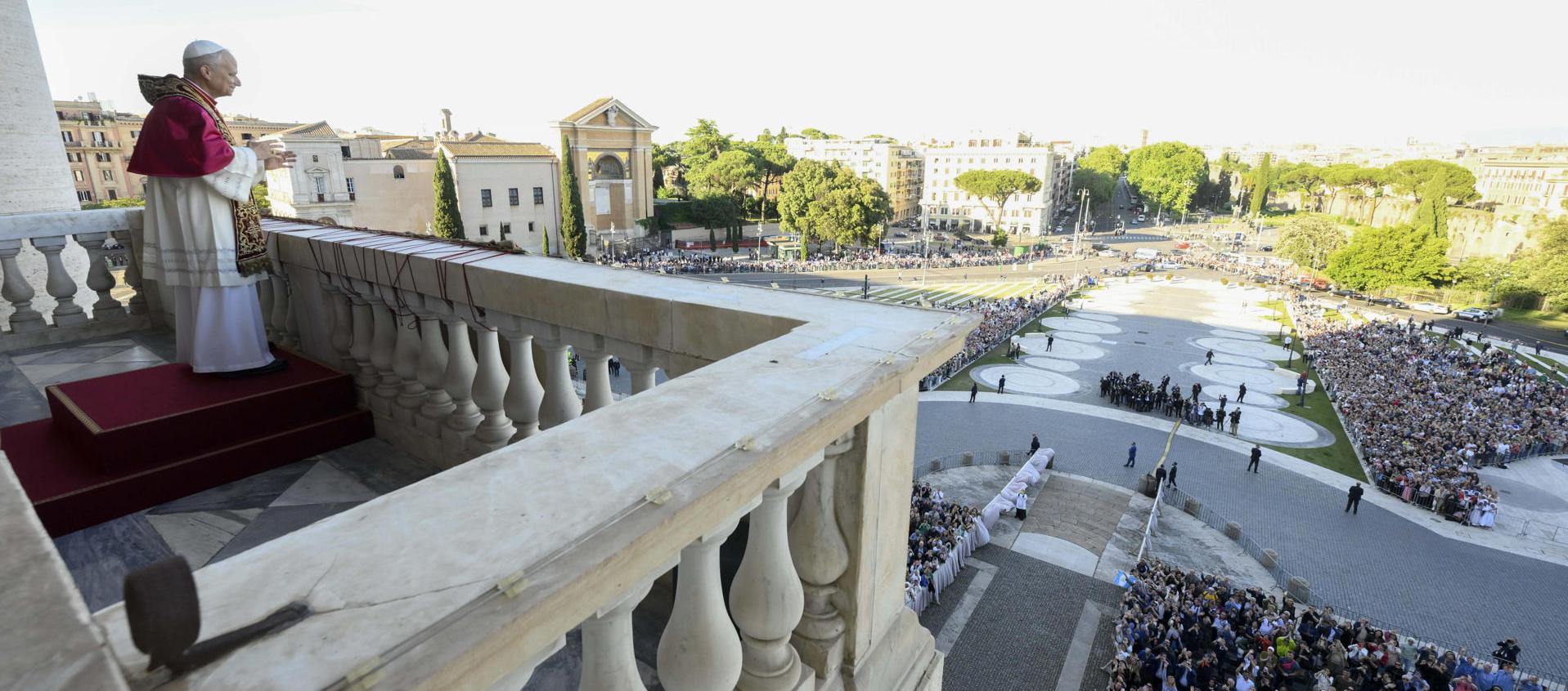 Imagen de la posesión del Papa León XIV en la catedral de Roma. 