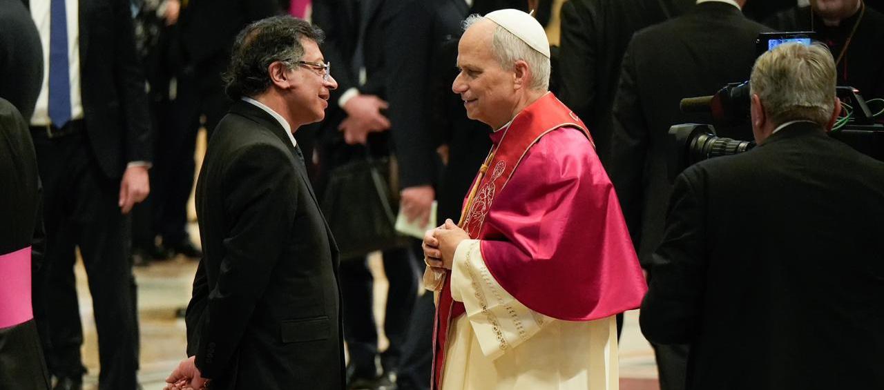 El Presidente Gustavo Petro y el Papa León XIV.