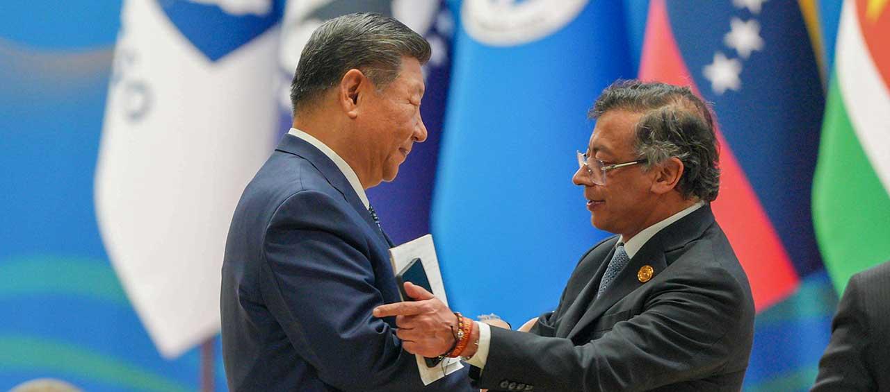Xi Jinping y Gustavo Petro. 