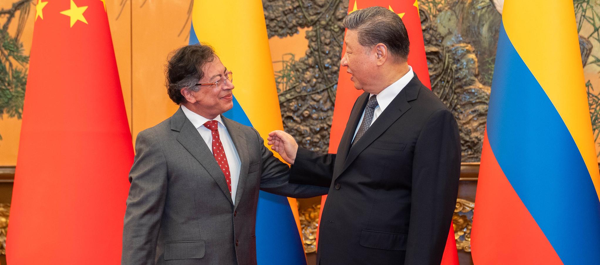 El Presidente Gustavo Petro y el Presidente chino, Xi Jinping, tras la adhesión de Colombia a la Ruta de la Seda.​