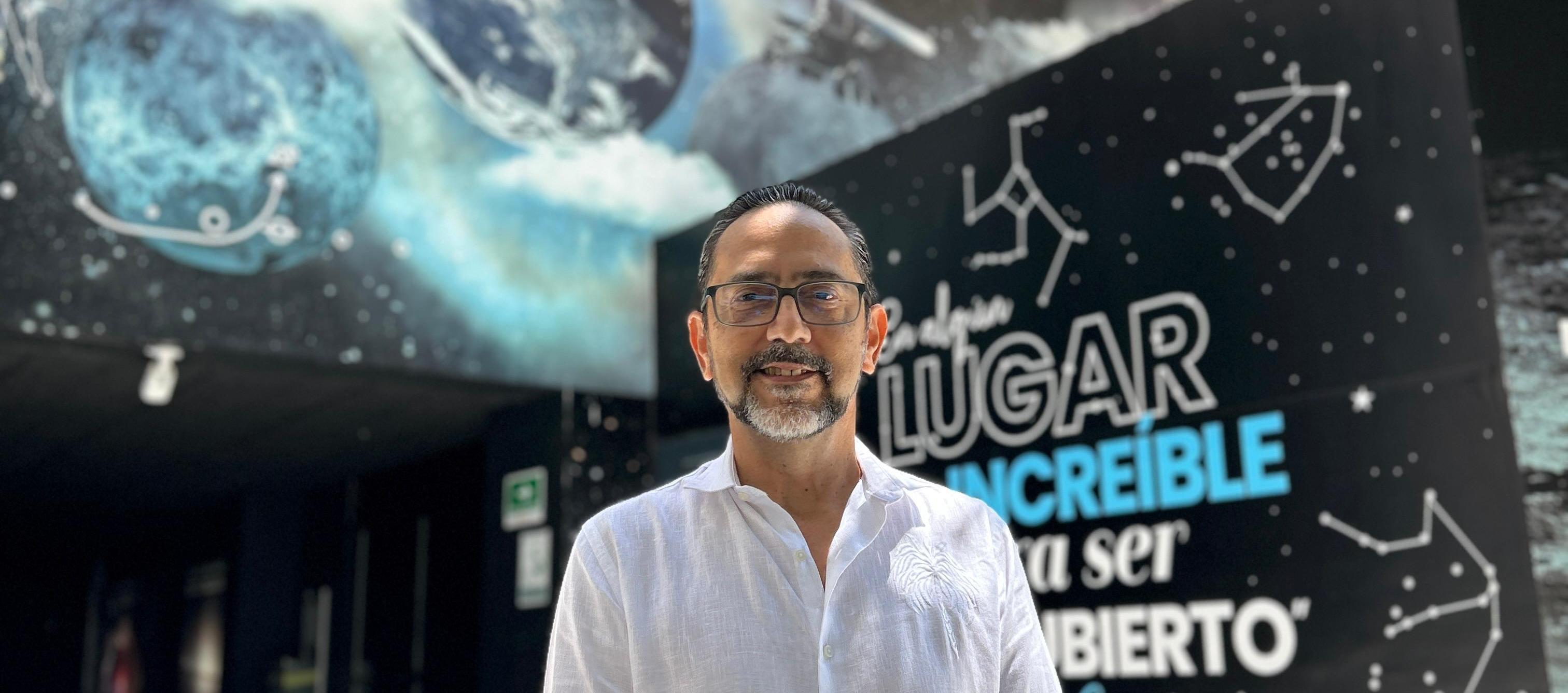 Jorge Senior en el Planetario de Combarranquilla. 