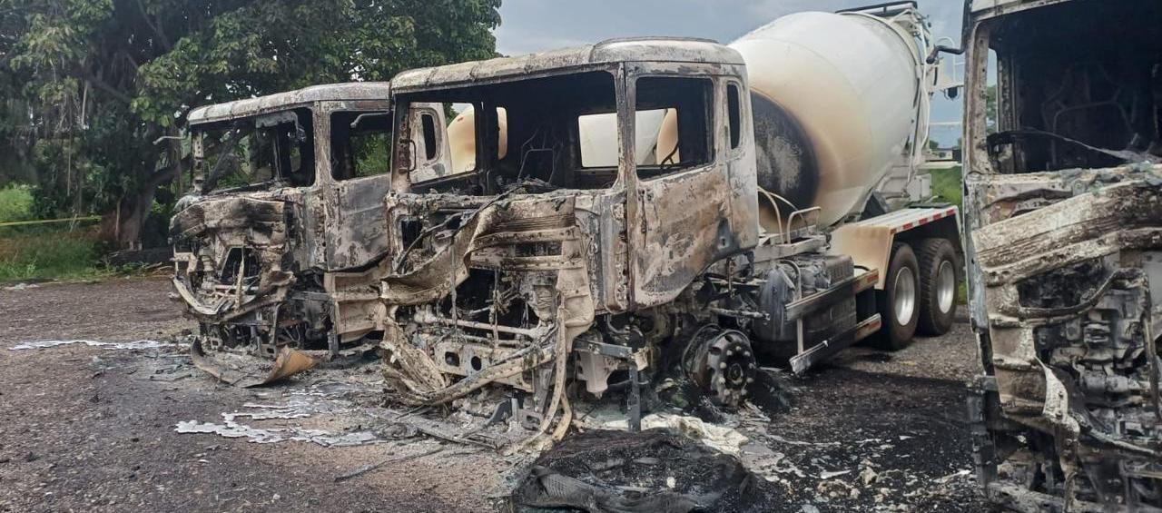 Maquinaria amarilla incinerada.