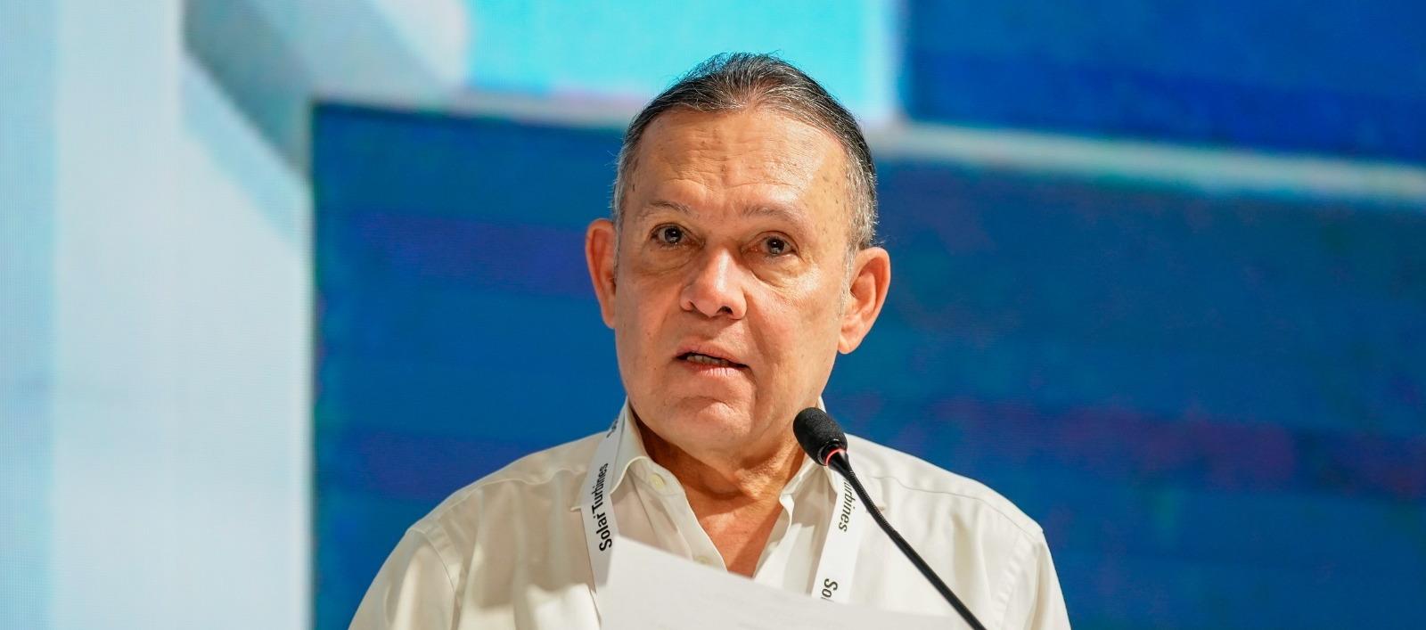 Efraín Cepeda, Presidente del Congreso. 