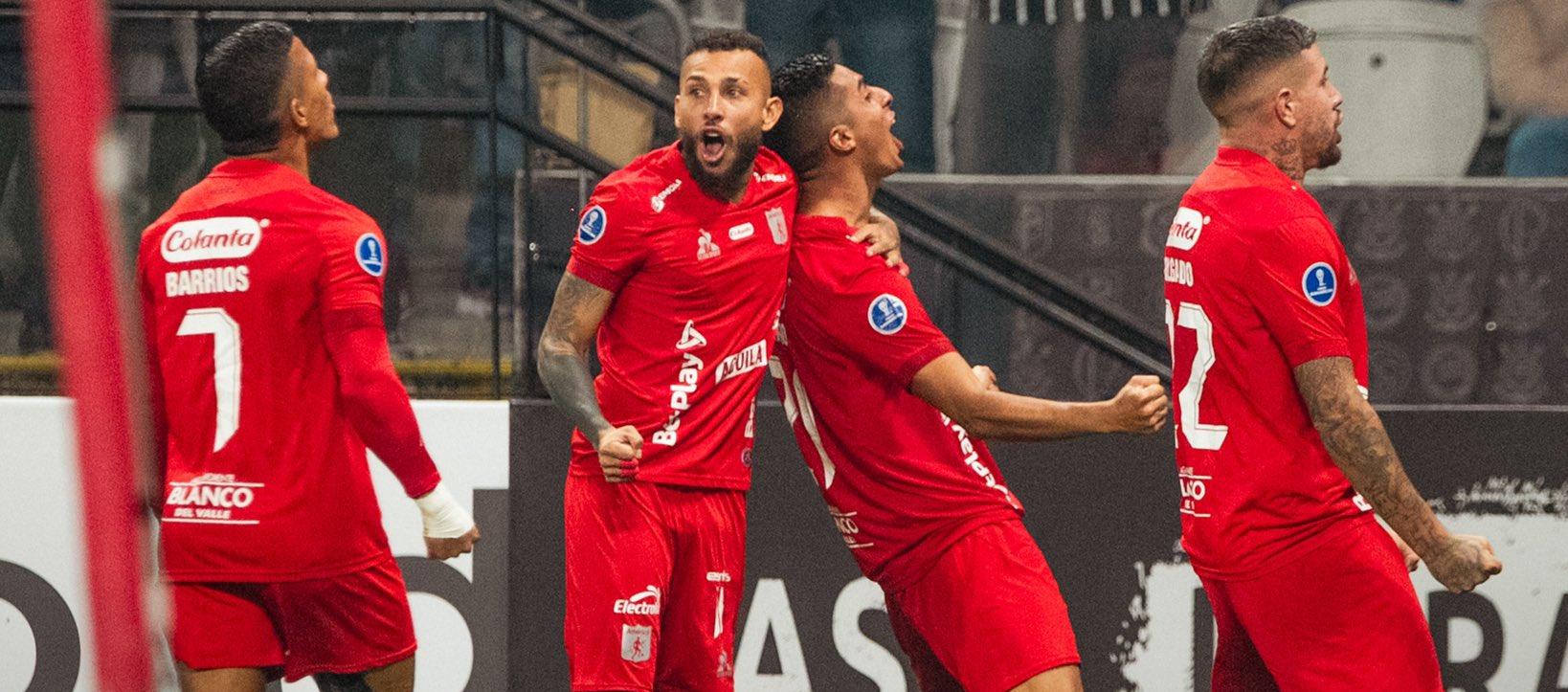 Valioso empate de América en Sao Paulo