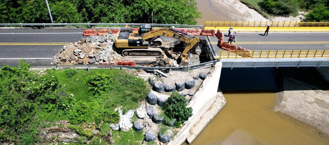 Lugar donde se presenta la emergencia en la Vía al Mar. 