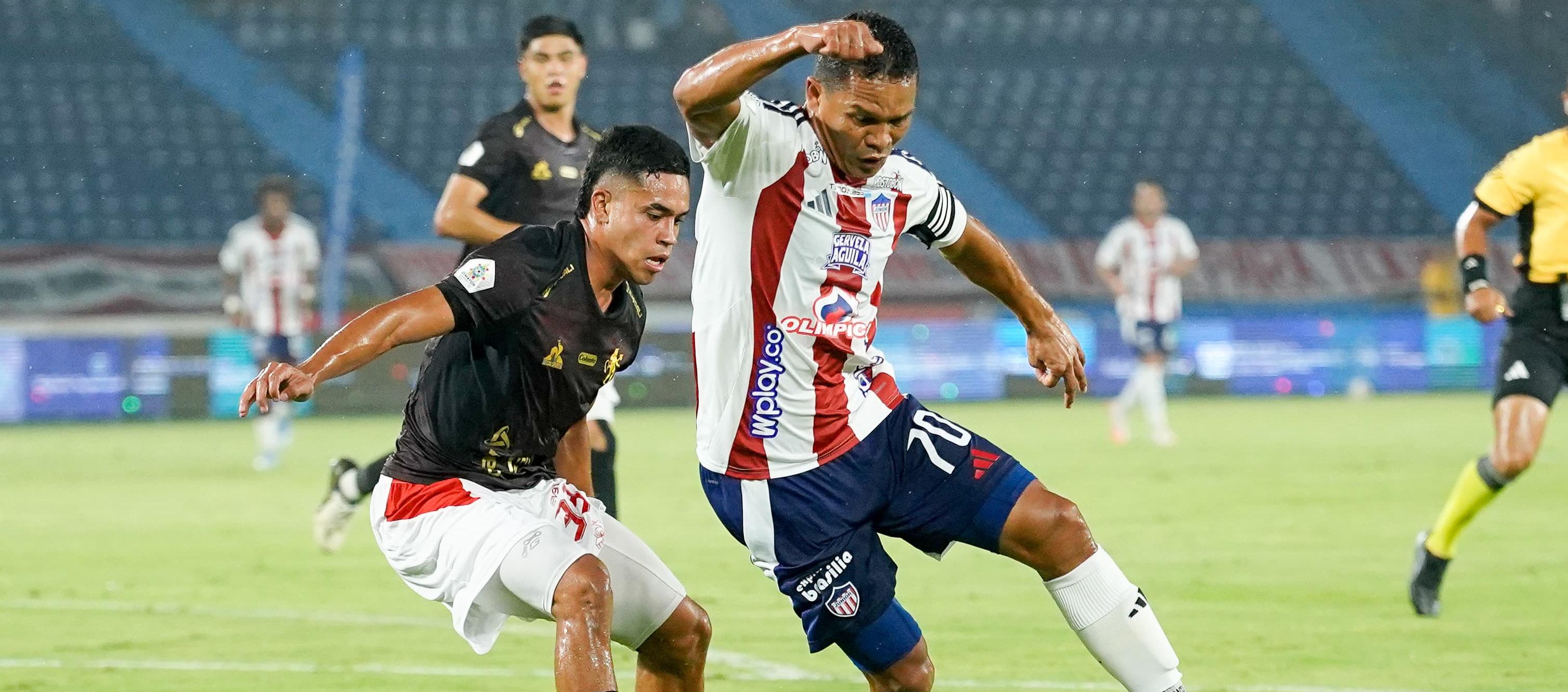 Carlos Bacca contra el América.