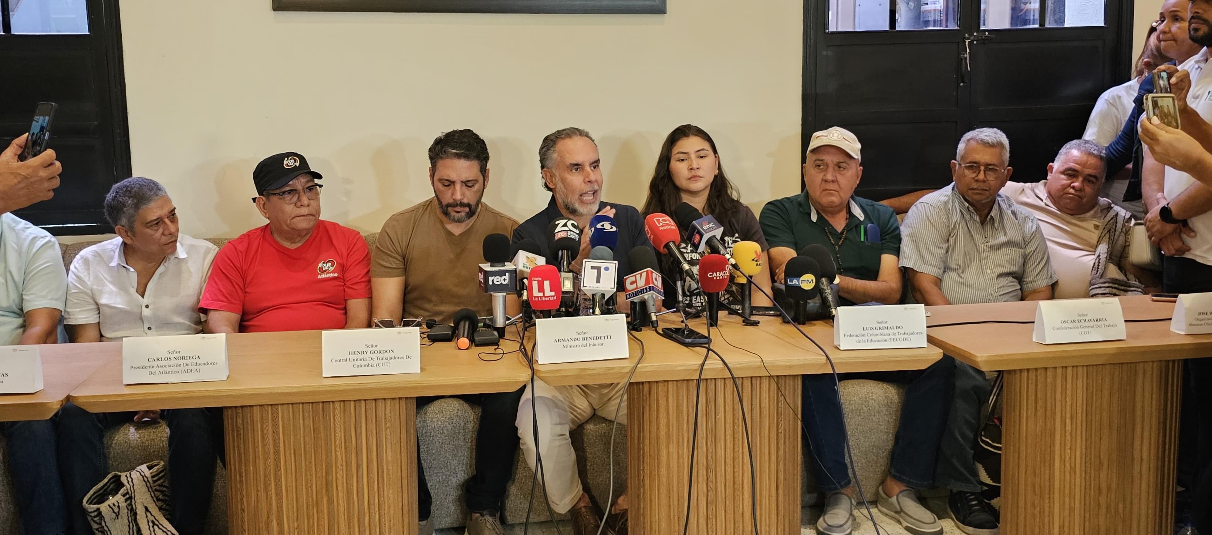 Armando Benedetti, Ministro del Interior, en rueda de prensa. 