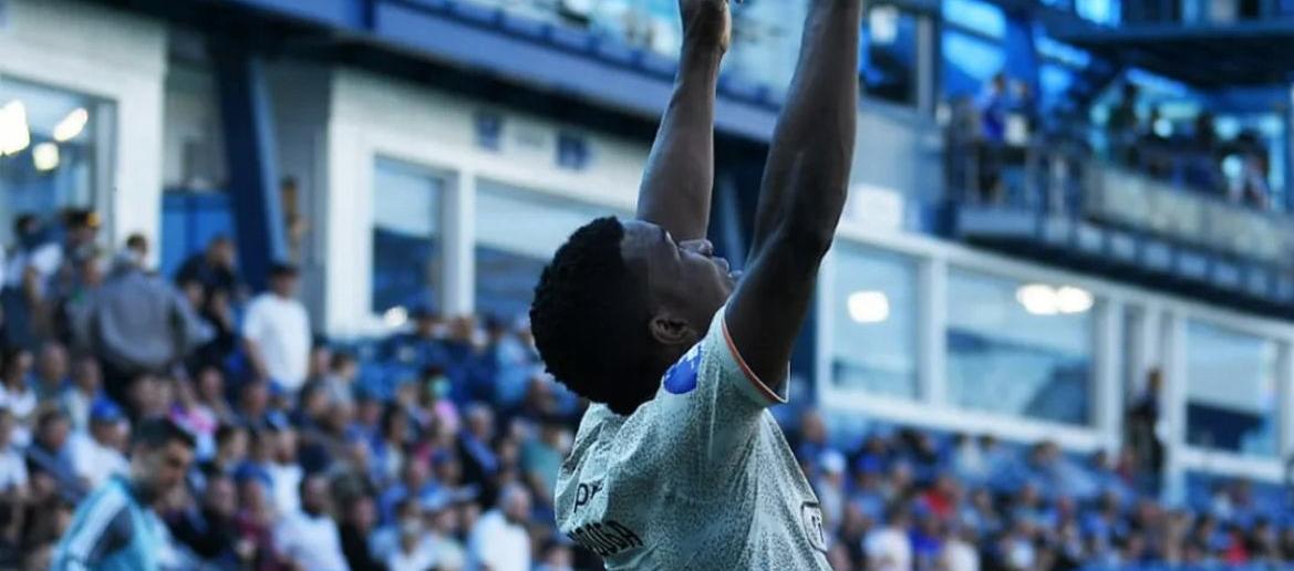 Jhon Córdoba celebrando su gol este sábado.