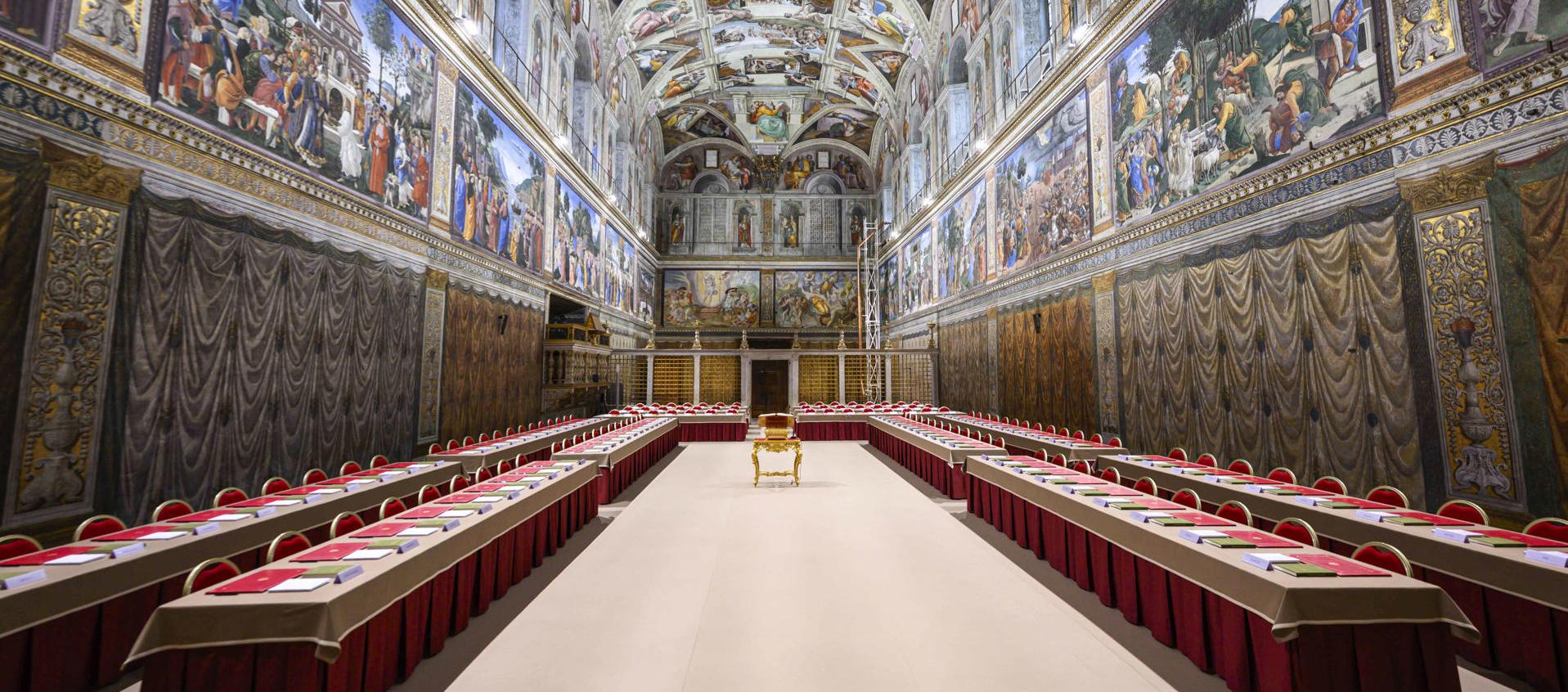 Los cardenales estarán ante el fresco de Juicio Final de Miguel Ángel. 