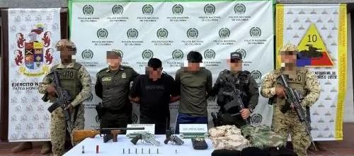 Las tres personas capturadas.