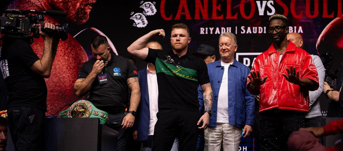 Saúl 'Canelo' Álvarez y William Scull en la presentación de su combate. 