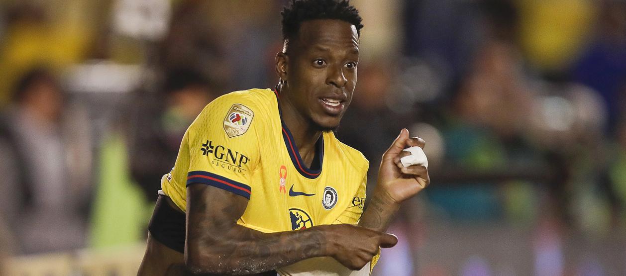 Cristian Borja festeja tras marcar el gol de la victoria del América. 