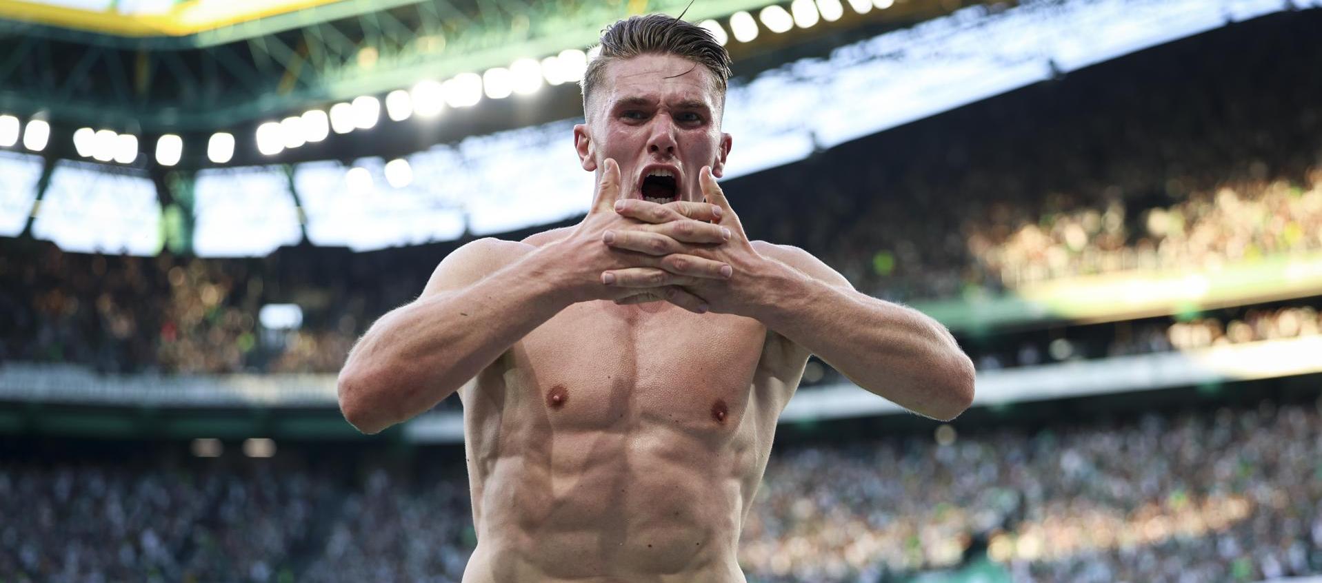 Viktor Gyokeres celebrando el segundo gol del Sporting de Lisboa.