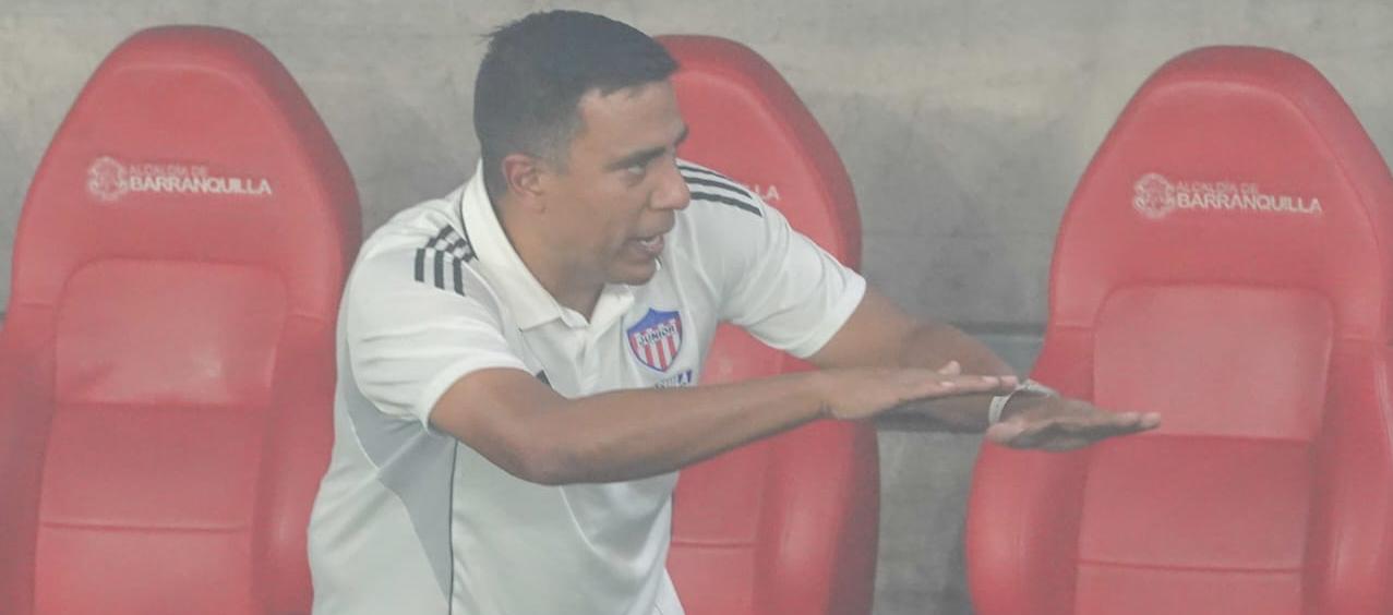 César Farías, técnico del Junior, sigue aspirando a ganar el punto invisible. 