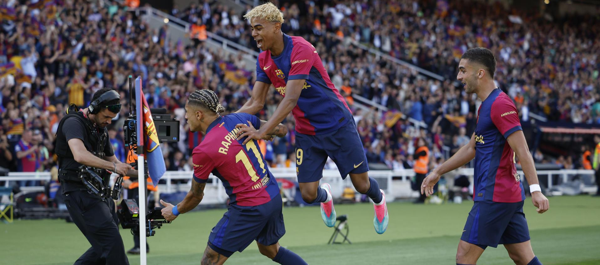 Jugadores del Barcelona celebrando uno de sus goles.
