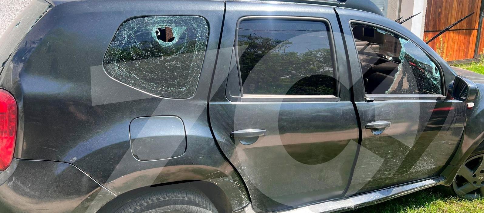 Así quedó la camioneta tras recibir varios impactos de arma de fuego