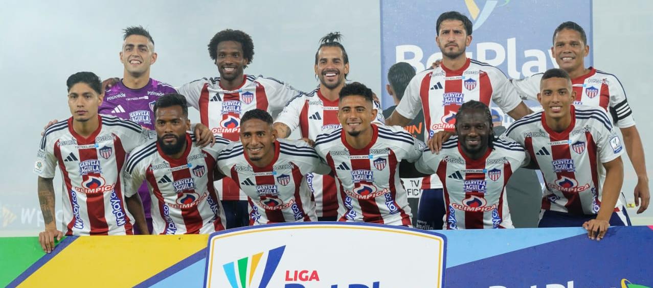 Junior clasificó como tercero en la fase todos contra todos. 