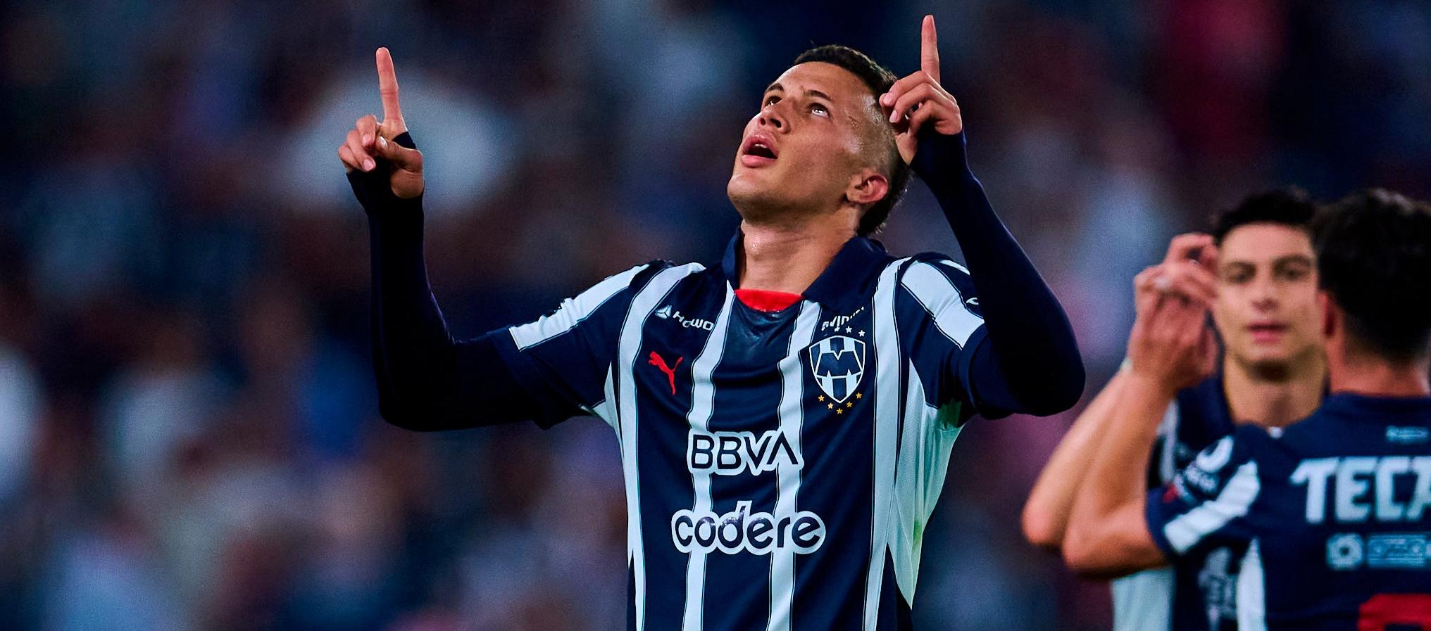 Nelson Deossa celebra su gol contra Toluca, que significó el 1-1 parcial. 