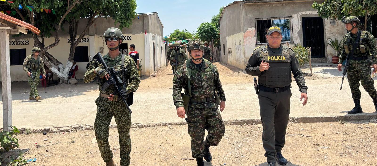 Patrullajes mixtos de Policía y Ejército.