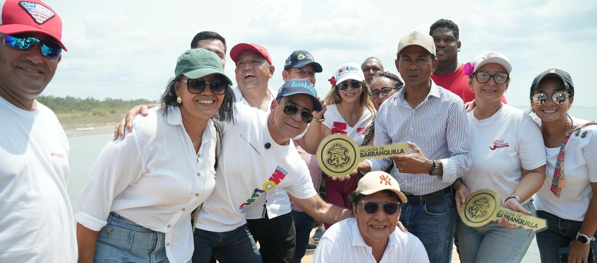 Alcalde Char junto a representantes de pescadores.