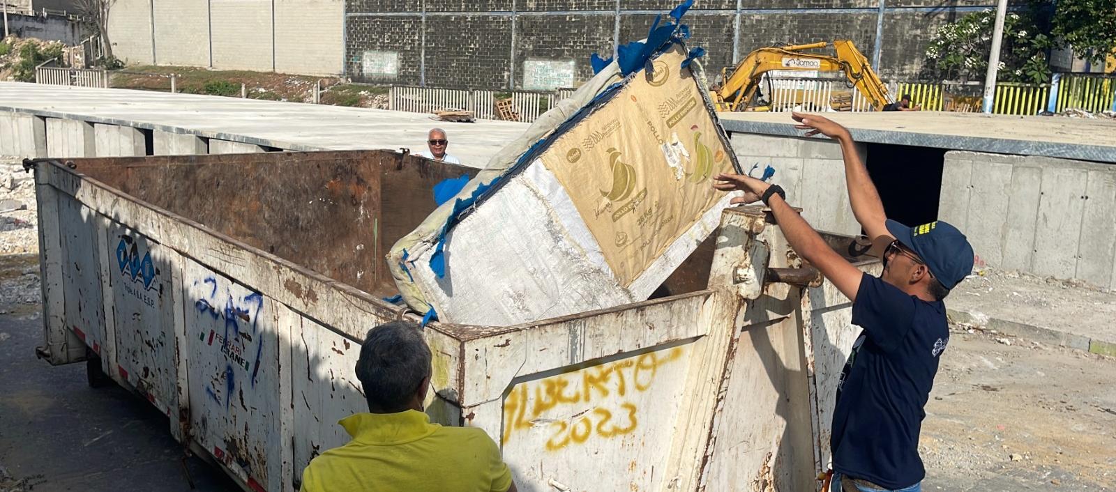 Aspecto de la jornada de limpieza.