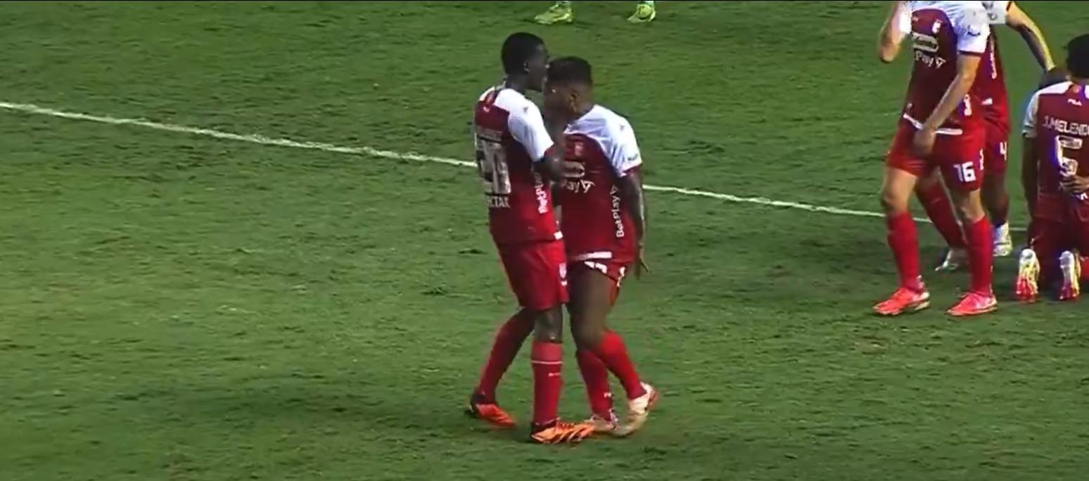 Yilmar Velásquez propinó una cachetada a Harold Santiago Mosquera.