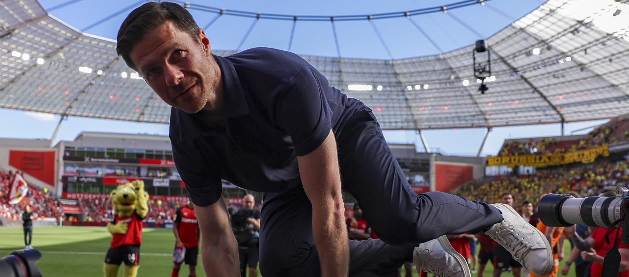 Xabi Alonso se despidió el domingo de la afición de Bayer Leverkusen.