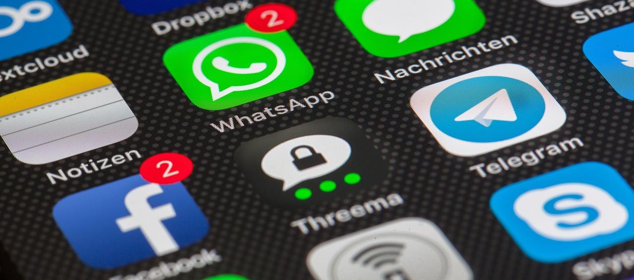 Íconos de redes sociales.