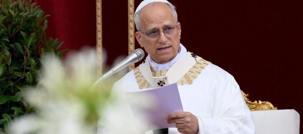 El pontífice presidiendo la homilía. 