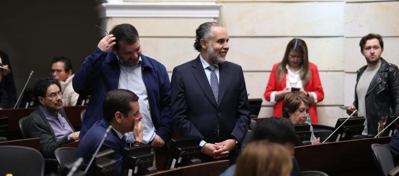 Armando Benedetti, ministro del Interior, en la Plenaria del Senado.