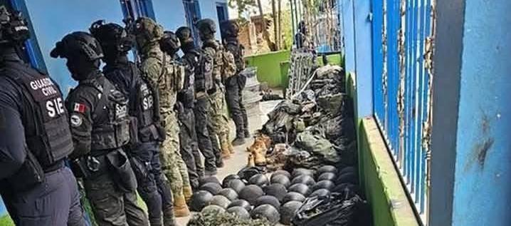 En el operativo fueron incautados armamentos.