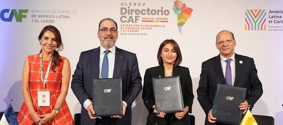 Sergio Díaz-Granados, Laura Sarabia, Germán Ávila Plazas. 