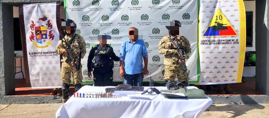 El capturado sería responsable de liderar cobros extorsivos, amenazas e intimidaciones a comerciantes y ganaderos.