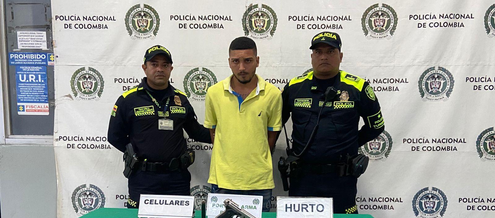 El capturado fue conducido a la URI de la Fiscalía. 