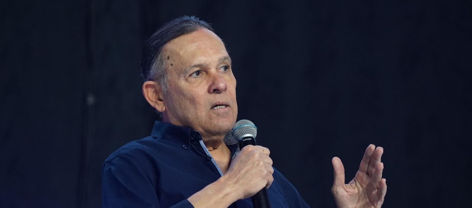 Efraín Cepeda, presidente del  Senado.