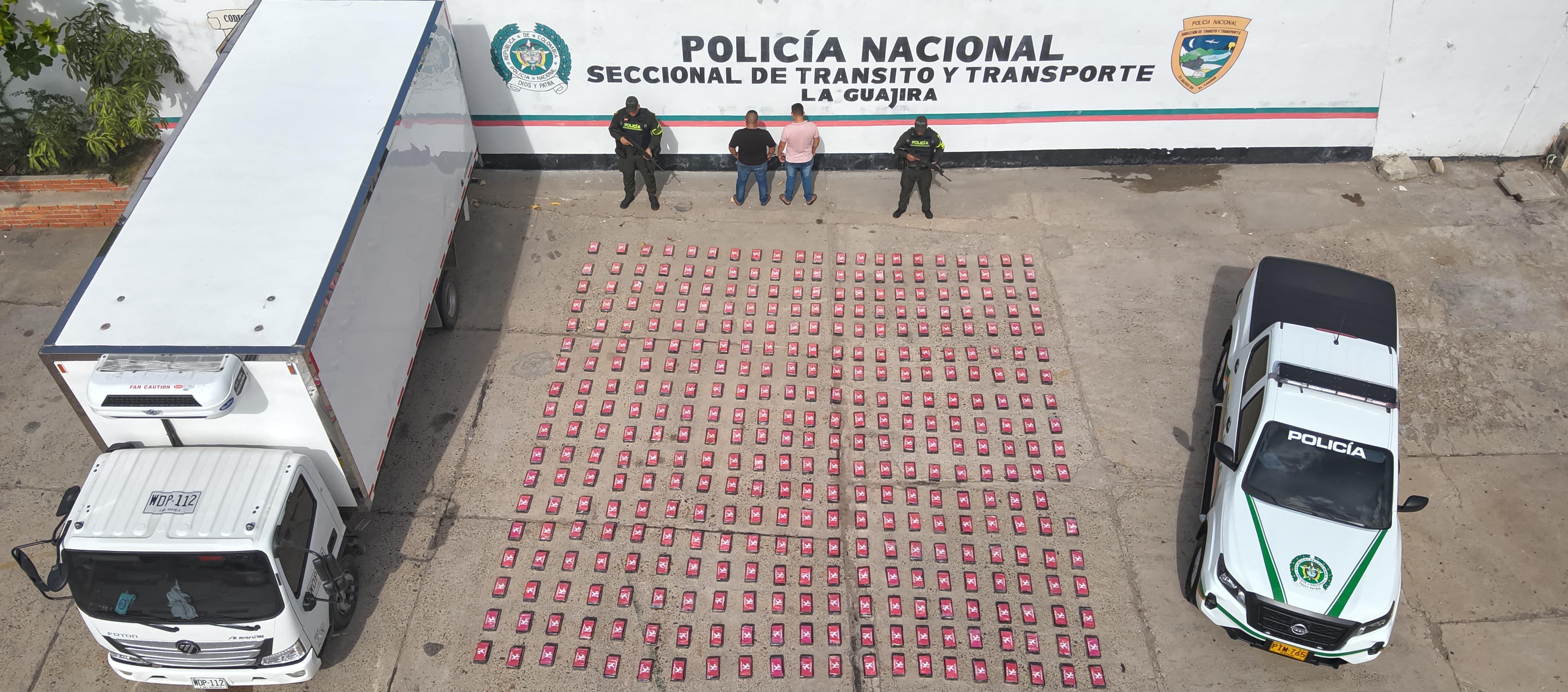 La droga iba en compartimientos de doble piso. 