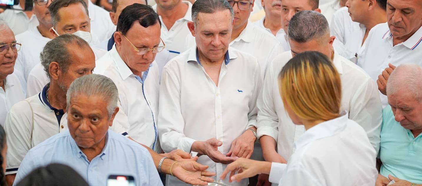 Efraín Cepeda, presidente del Congreso.