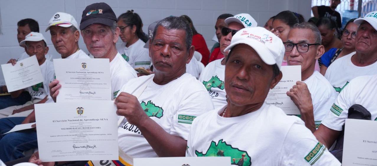 Entrega de certificados a campesinos del Atlántico