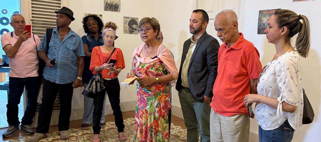 Reiner Rodríguez, director general de Egrem, y Jorge Rodríguez, productor general de la empresa de grabaciones, durante la instalación del Encuentro de Coleccionistas.