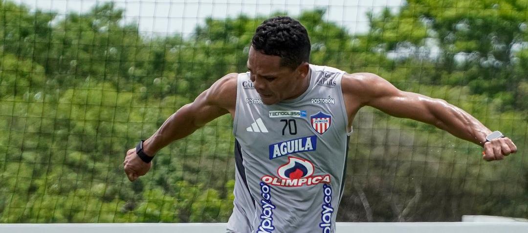 El capitán Carlos Bacca en entrenamiento con Junior esta semana.