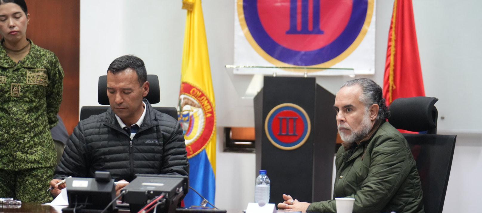 El ministro del Interior, Armando Benedetti, participa en el Consejo de Seguridad de alto nivel que se desarrolla en el Cauca.