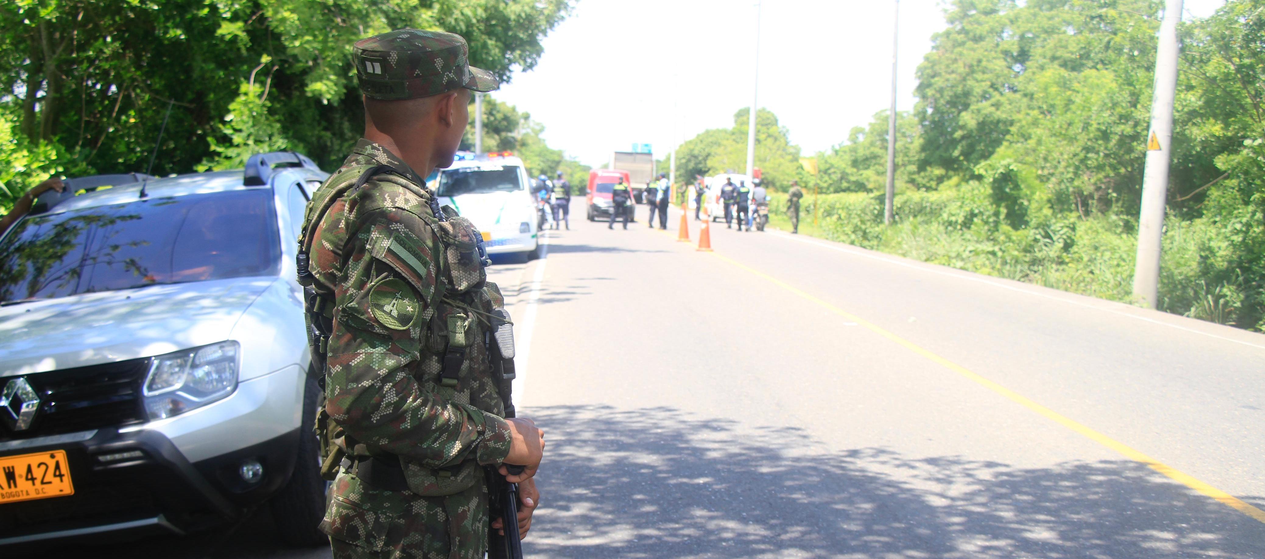 Militares en operativos de vigilancia y control en Malambo. 