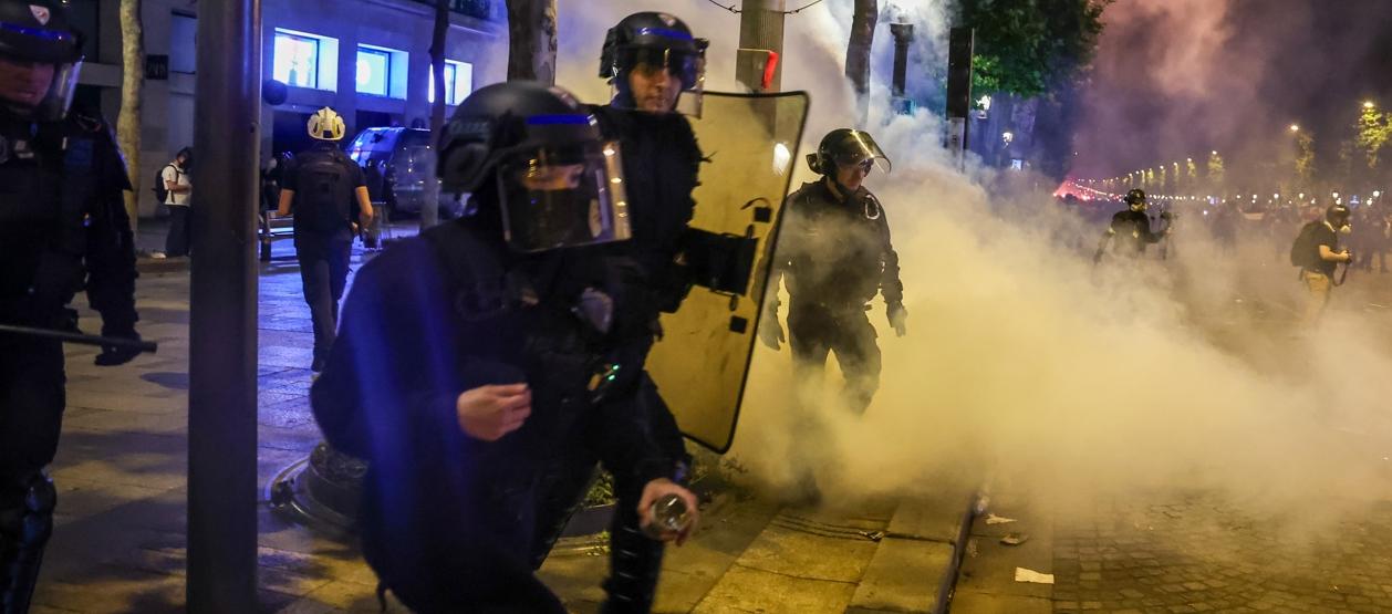 Imagen de la Policía en París durante la celebración.