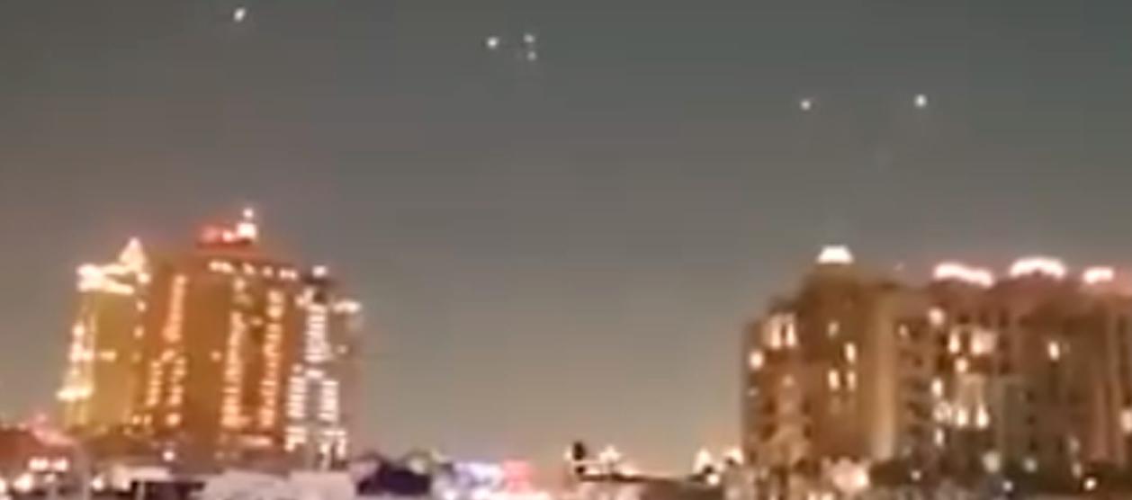 Misiles de Irán en el cielo de Qatar. 