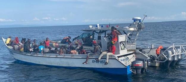 Rescate de migrantes en Isla Caimán