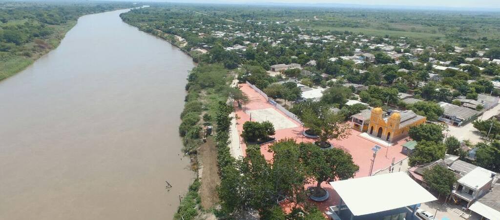 Panorámica del Canal del Dique y el municipio de Santa Lucía. 
