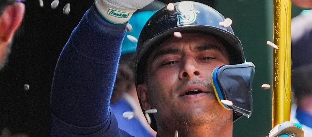 Donovan Solano representa a los Seattle Mariners.