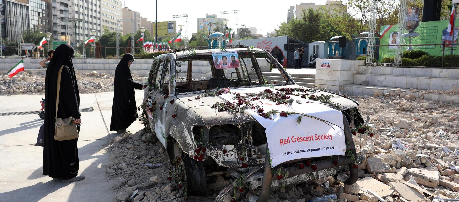 Destrucción en Teherán tras los ataques de Israel.